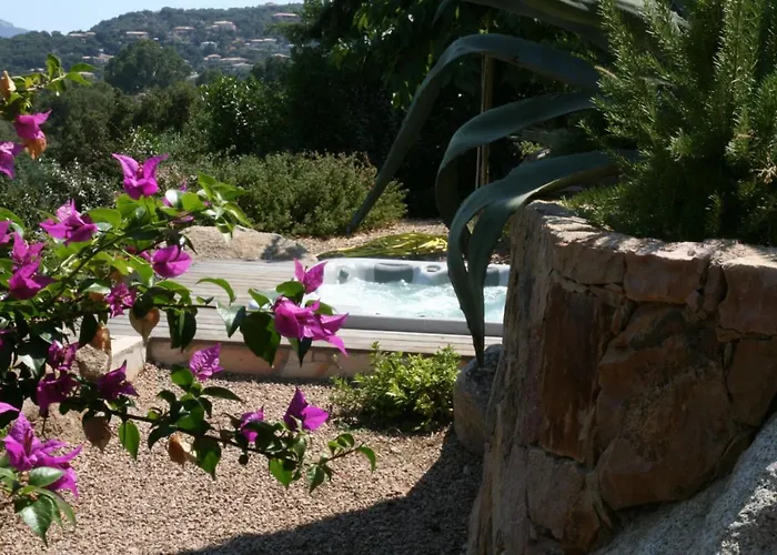 Апартаменти La D'aphrodite Avec Jacuzzi Vue *